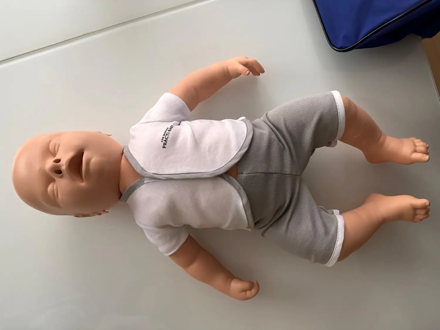 Babystatue von AKUT Akademie